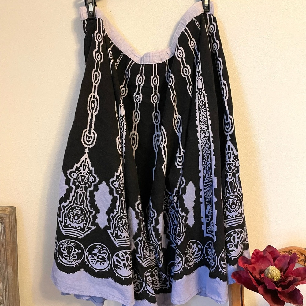 Western Style Fiesta Circle - Black and Lilac Patterned Skirt - Size L